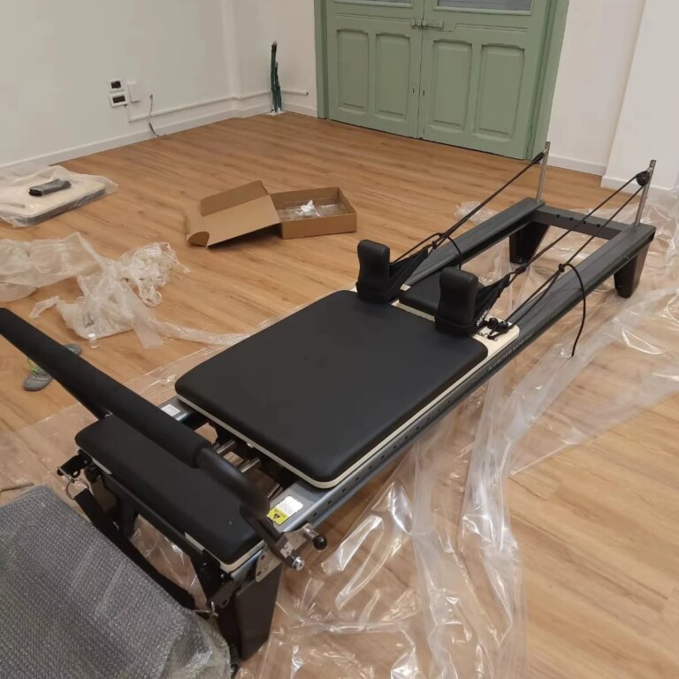 Commercial Pilates Reformer Core Bed with Aluminum Frame for Studio Body Shaping