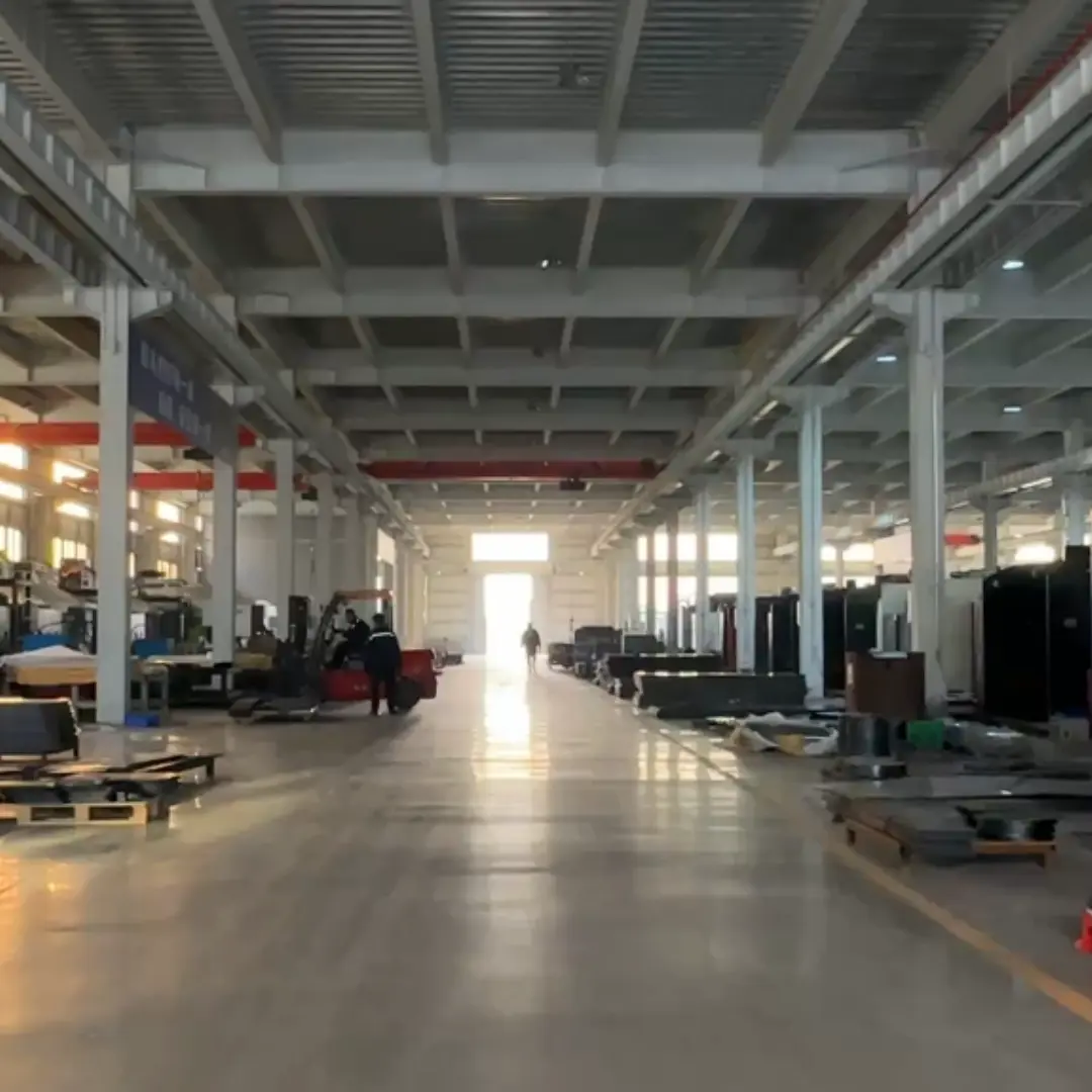 Manufacturing workshop - packing and warehouse
